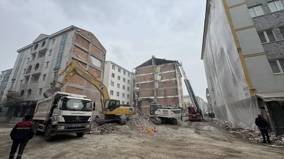 Hilal Apartmanı Yıkımı Tamamlandı