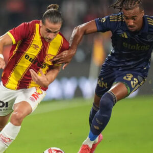 uc kirmizi kart bir penalti fenerbahce puan kaybiyla basladi gr1xl5C9