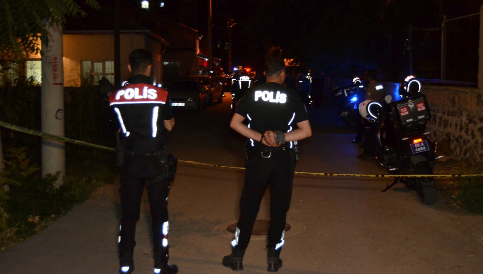 aksarayda dehset annesi kardesi ve komsusunu vurup intihara kalkisti XjXflGtZ