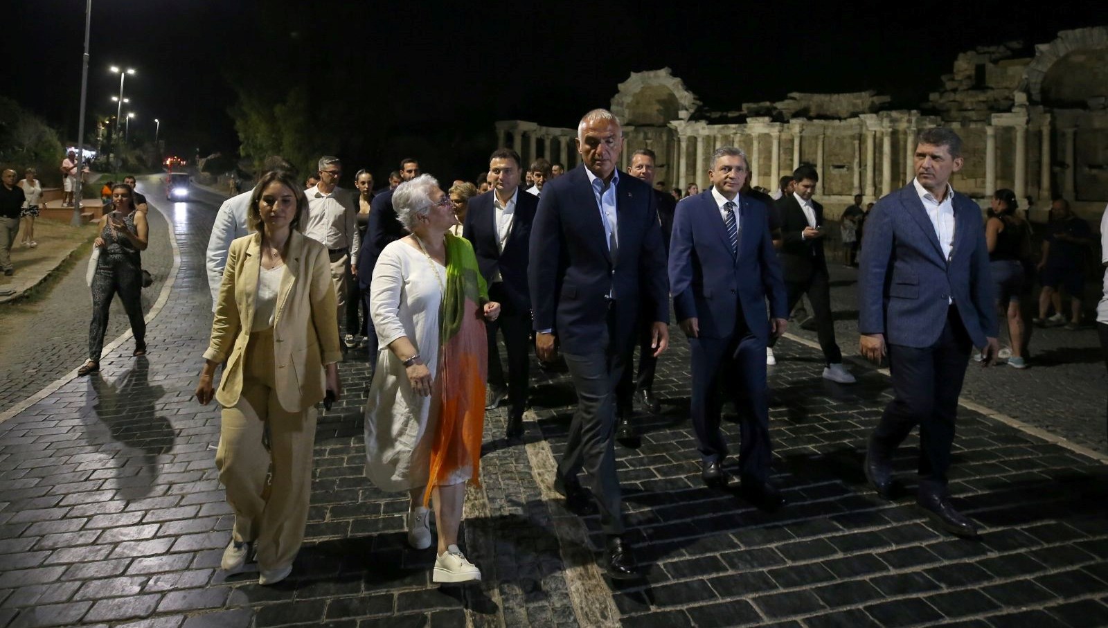 bakan ersoy antalyaya gelen ziyaretci sayisi 117 milyona ulasti kDnxhawf