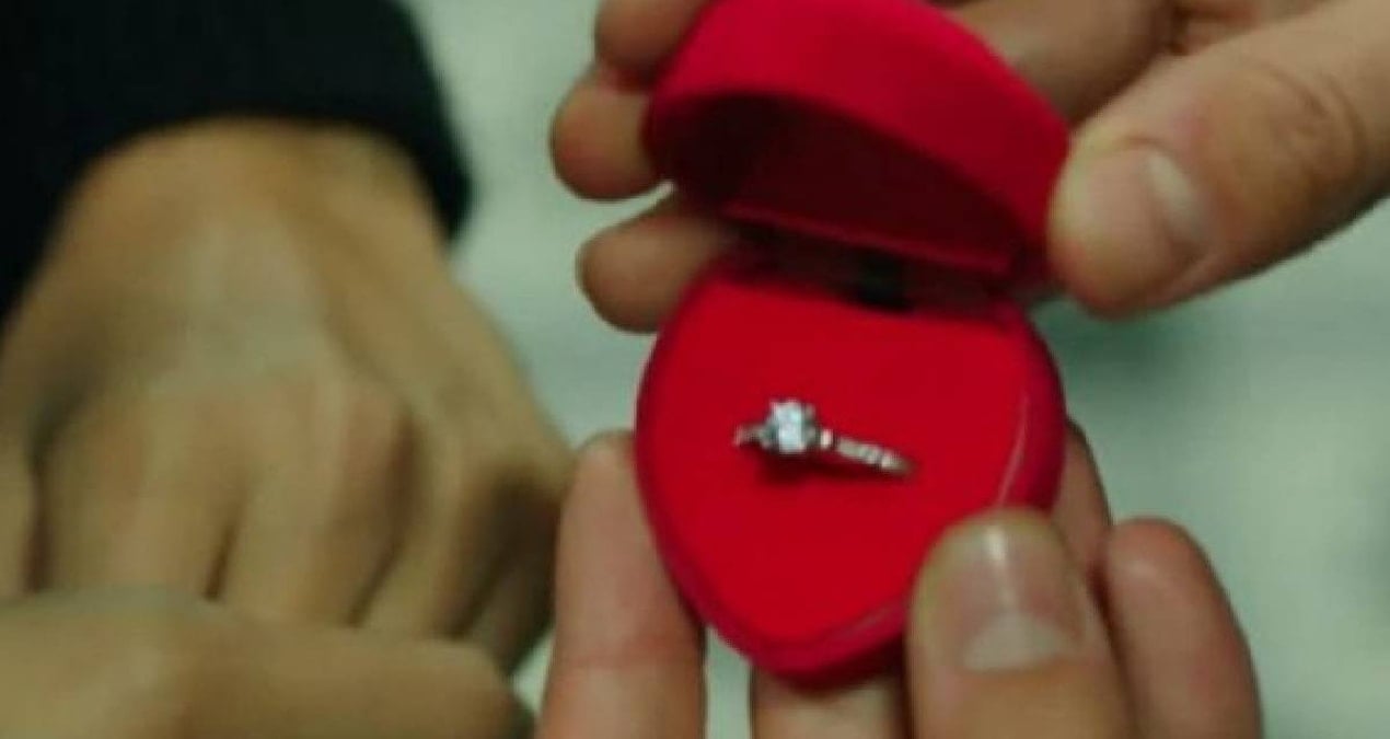 evlilik teklifi hayatini karartti apar topar hastaneye kaldirildi NsPweyXC