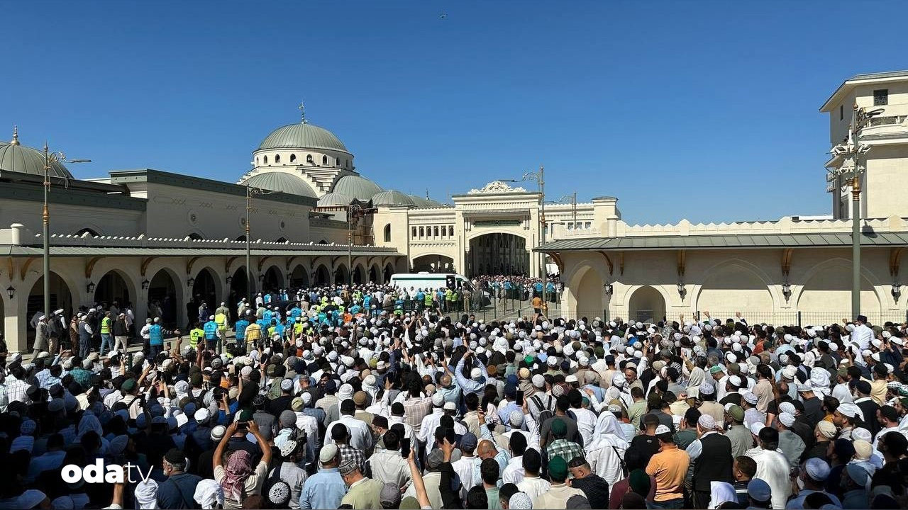 menzilcilerin miras kavgasi fransaya uzandi dergahi harabeye cevirdiler zKbsvPHv