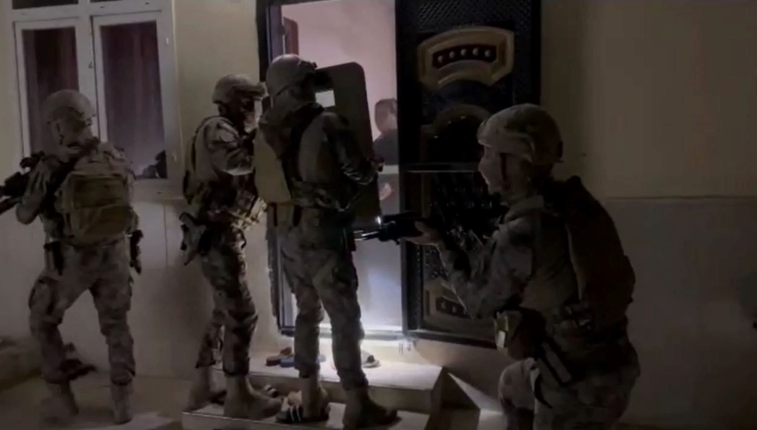 hatay ve adanadagocmen kacakciligi operasyonu 10 tutuklama b2yxzlET