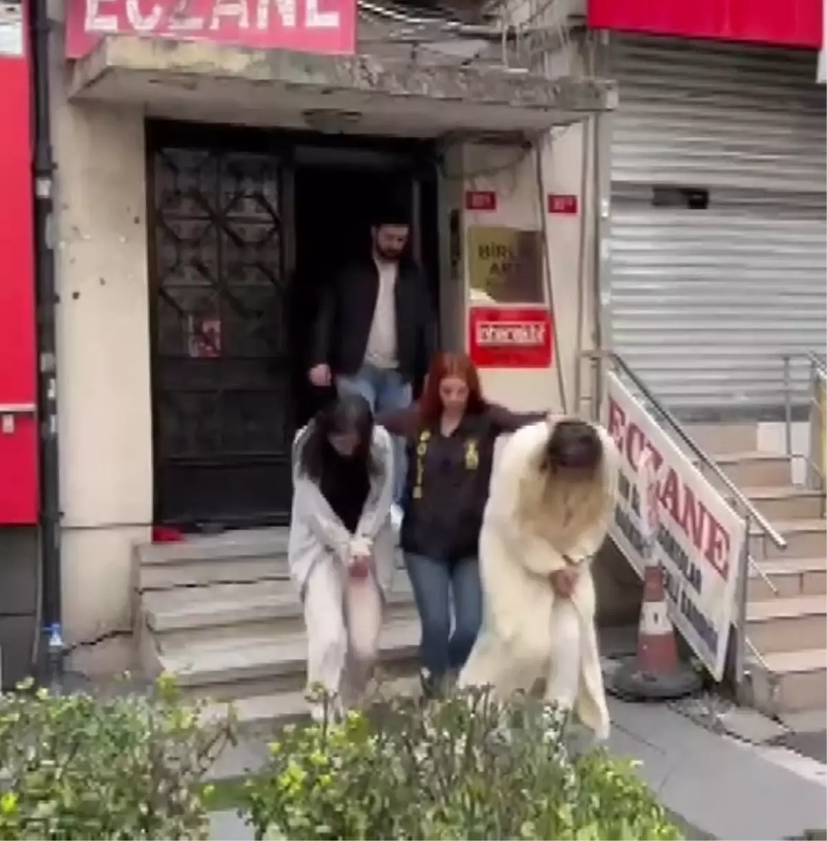 istanbul merkezli fuhus operasyonu 20 gozalti 16 tutuklama nDzh7hZF.jpg