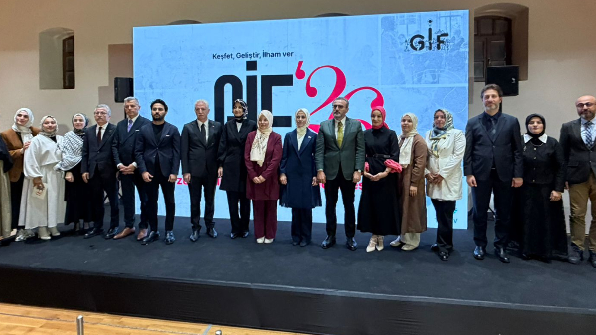 turgev gif26 ile genc kadinlara yonelik yeni donem vizyonunu tanitti YEflR8l3.jpg