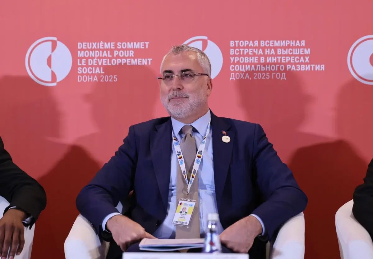 bakan isikhan kuresel sosyal adalet koalisyonu forumuna katildi ESj1Axyv.jpg