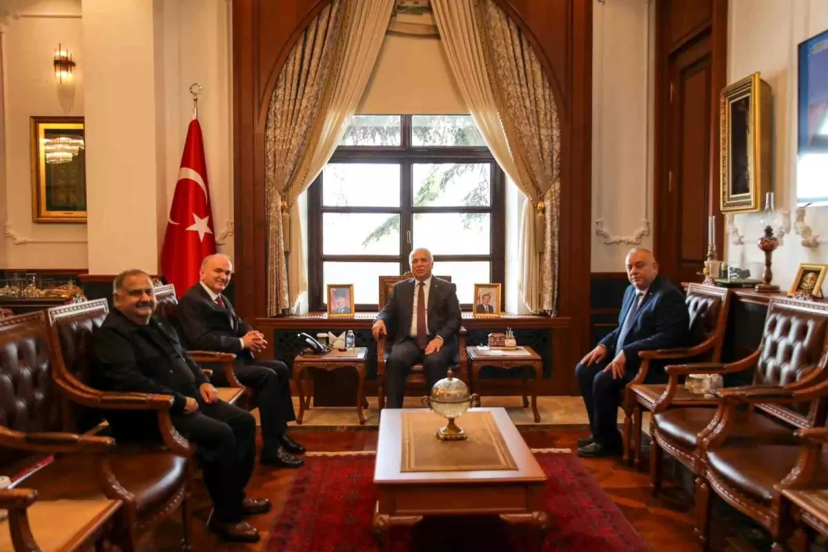 duzce heyeti trabzonda onemli ziyaretlerde bulundu bOsmpHSW.jpg