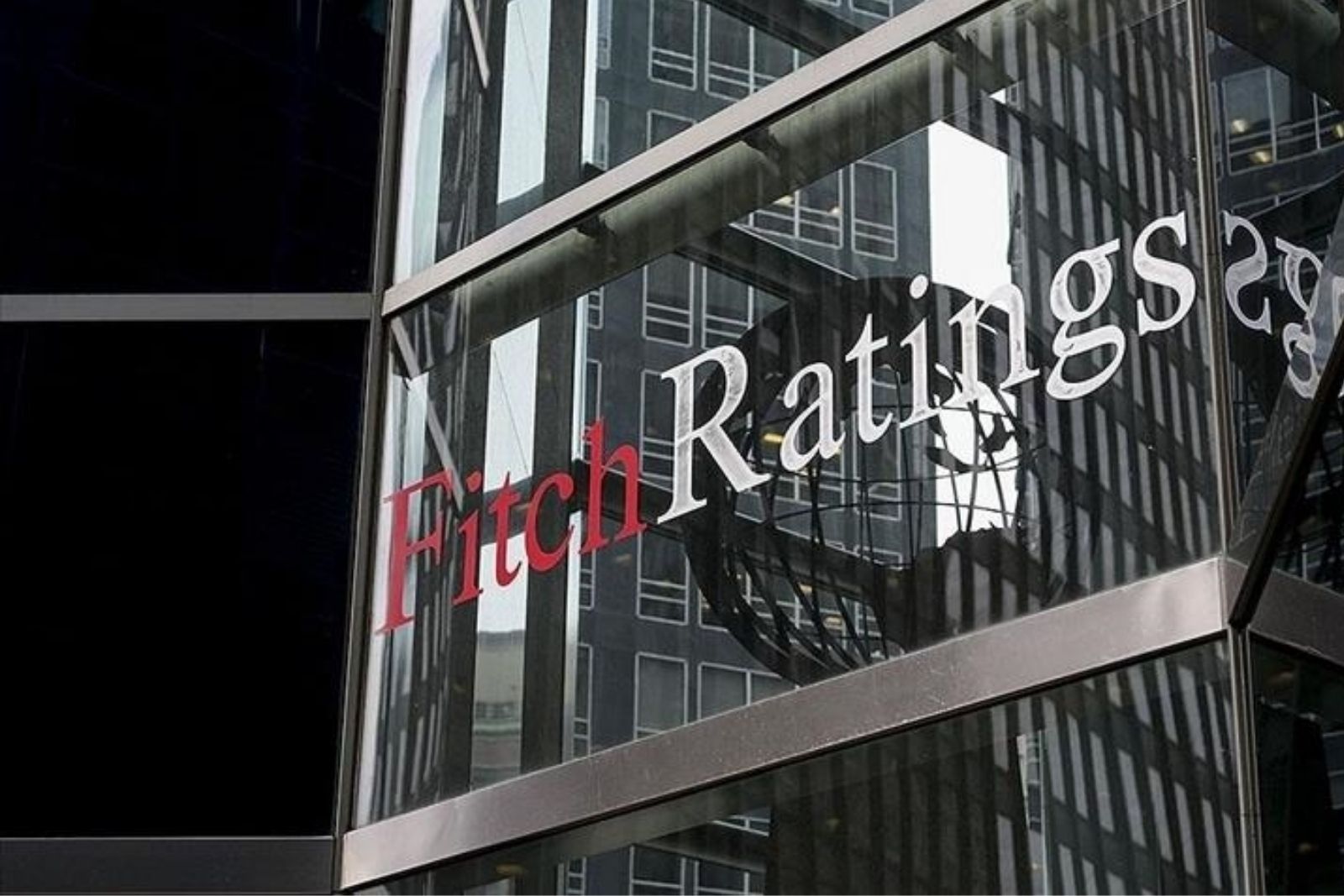fitch ratings uzmanlari istanbulda turk ekonomisini masaya yatirdi EIiGhGVr.jpg
