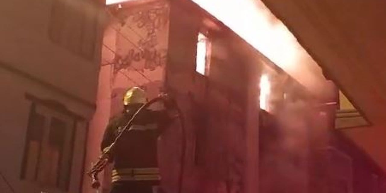 gaziantepte bina yangini kullanilamaz hale geldi rSFQQNnt.jpg