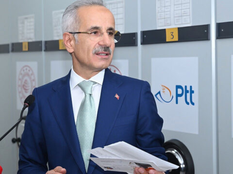 Bakan uraloglu pttnin elektrikli skuterleri dunyanin cevresini 260 kez dolasacak mesafeye ulasti tdbPIXd4